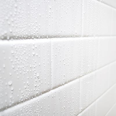 Seamless acrylic wall with water droplets